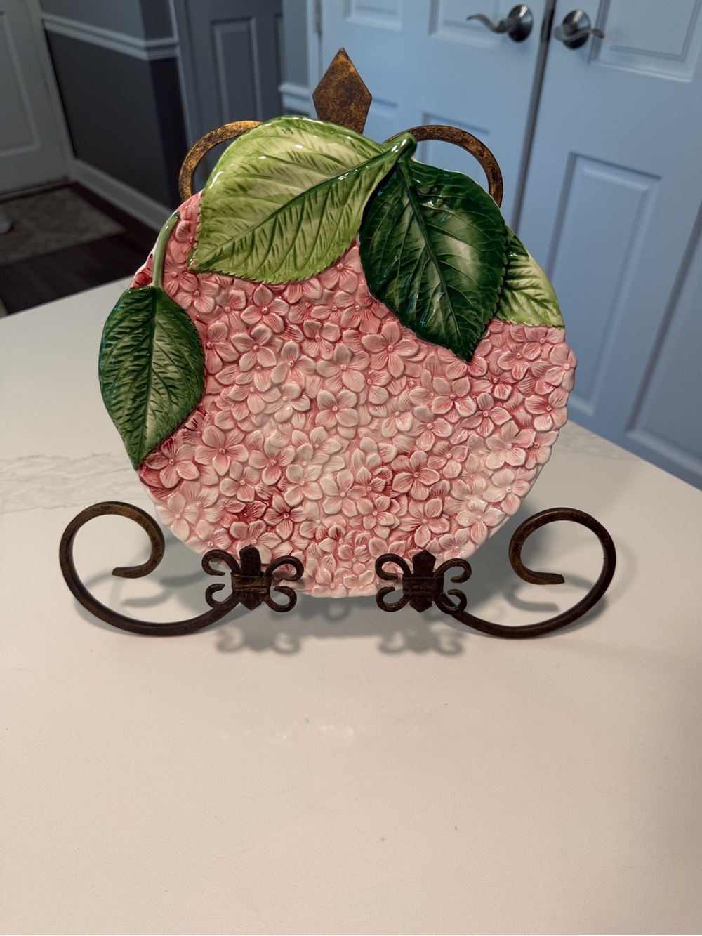 Isabelle de Borchgrave for VIETRI Pink Hydrangea Plate Made in Italy